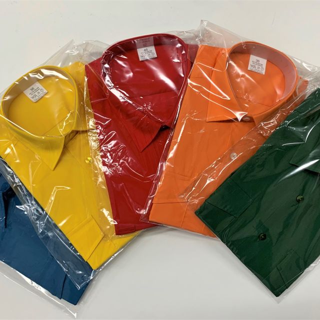 Camisas de varios colores